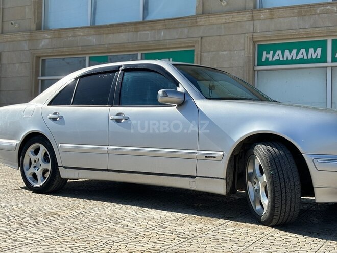 Mercedes E 280 2001, 282,336 km - 2.8 l - Bakı