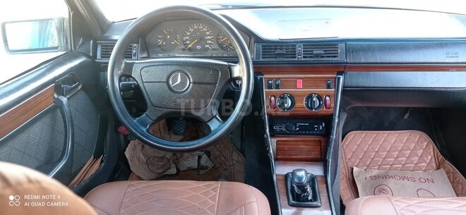 Mercedes E 220 1995, 241,356 km - 2.2 l - Sumqayıt
