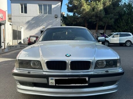 BMW 728 1999