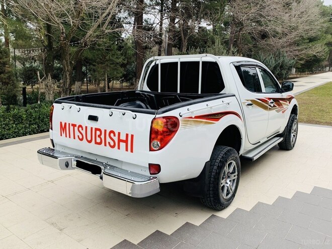 Mitsubishi L 200 2013, 185,570 km - 2.5 l - Bakı