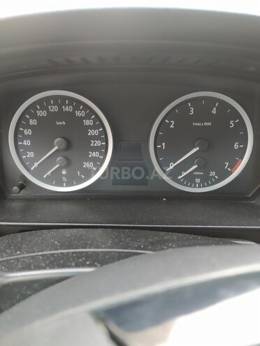 BMW 520 2005, 300,000 km - 2.0 l - Bakı