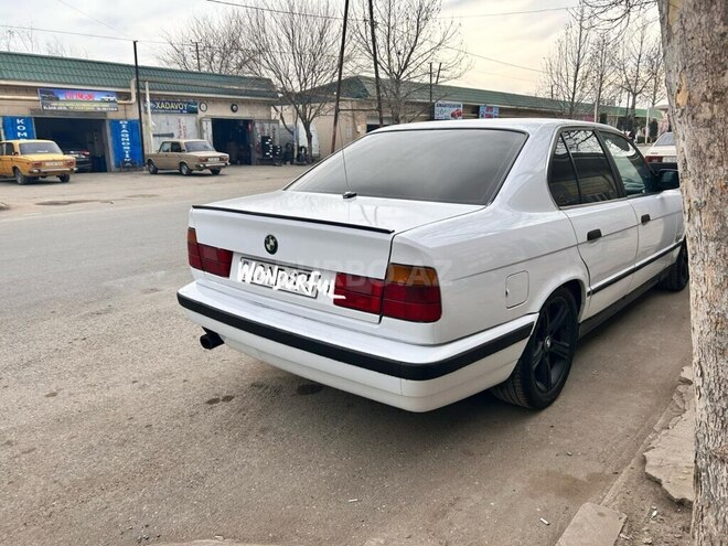 BMW 520 1993, 300,000 km - 2.0 l - Ağcabədi