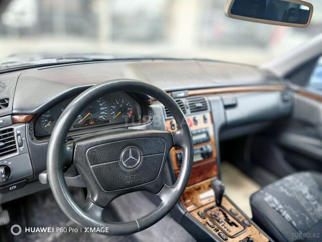 Mercedes E 240 1999, 316,000 km - 2.4 l - Xırdalan
