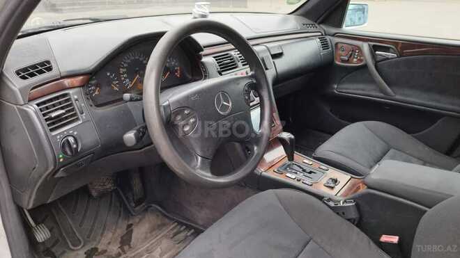 Mercedes E 240 1997, 228,000 km - 2.4 l - Bakı
