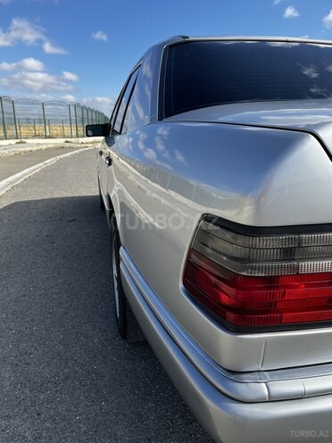 Mercedes E 200 1995, 199,000 km - 2.0 l - Bakı
