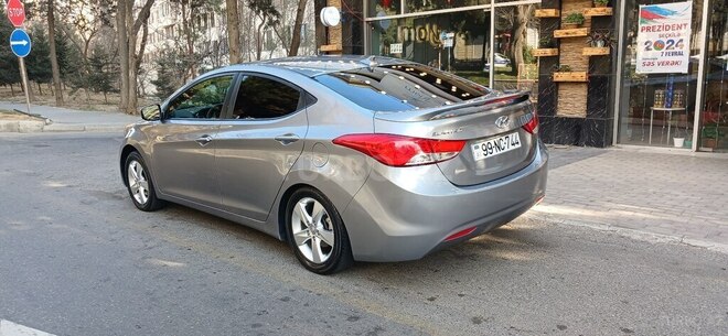 Hyundai Elantra 2013, 273,588 km - 1.8 l - Bakı