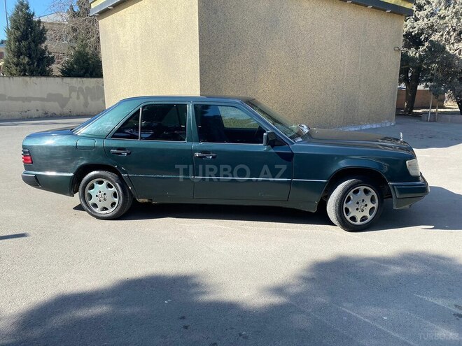 Mercedes E 220 1994, 312,540 km - 2.2 l - Bakı