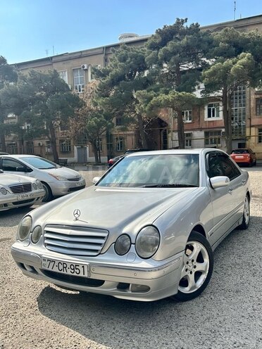 Mercedes E 320 1999, 200,000 km - 3.2 l - Bakı