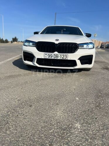 BMW  2018, 129,000 km - 3.0 l - Bakı