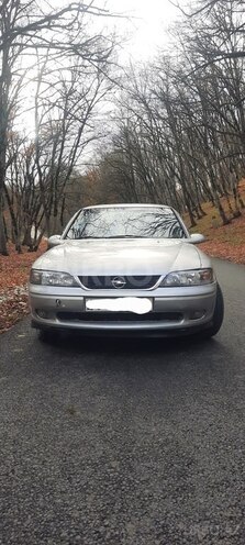Opel Vectra 1998, 250,000 km - 2.0 l - Quba