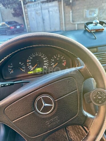 Mercedes E 240 1999, 374,000 km - 2.4 l - Bakı