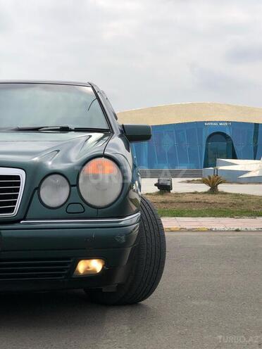Mercedes E 230 1997, 331,000 km - 2.3 l - Bakı