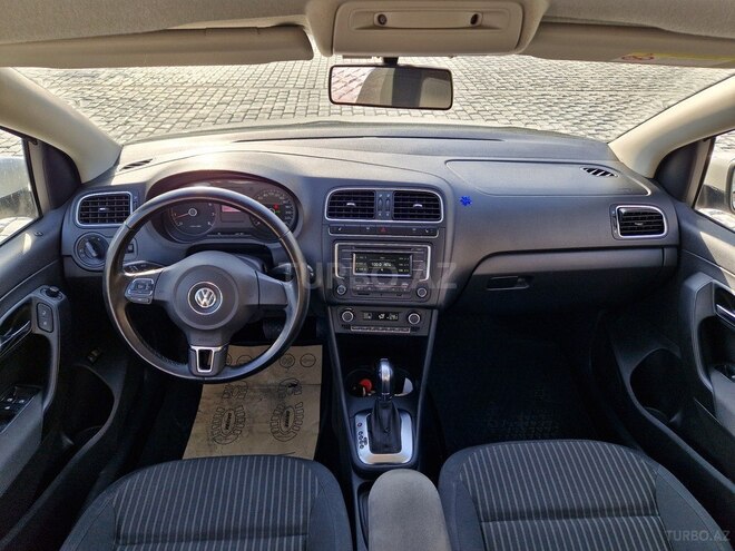 Volkswagen Polo 2013, 64,000 km - 1.6 l - Bakı