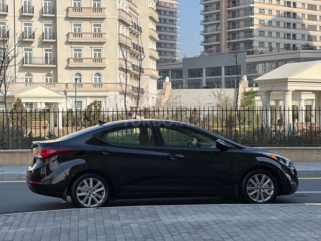 Hyundai Elantra 2015, 65,000 km - 1.8 l - Bakı