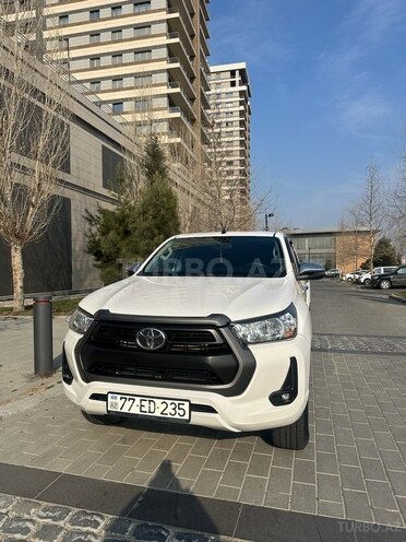 Toyota Hilux 2021, 93,500 km - 2.4 l - Bakı