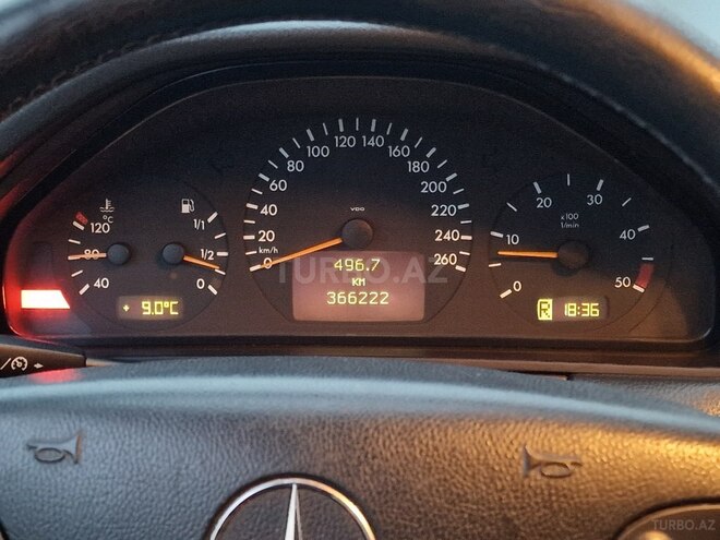 Mercedes E 270 1999, 366,000 km - 2.7 l - Bakı