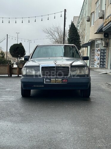Mercedes E 220 1990, 205,000 km - 2.2 l - Sumqayıt
