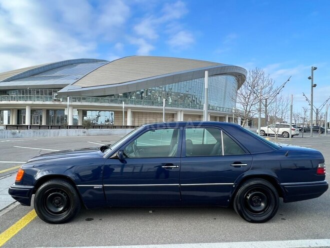 Mercedes E 280 1995, 301,845 km - 2.8 l - Bakı