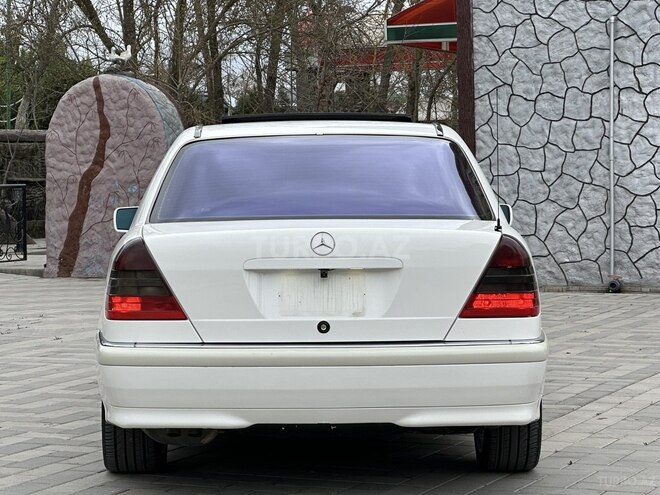 Mercedes C 230 2000, 297,000 km - 2.3 l - Sabirabad