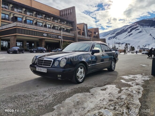 Mercedes E 200 1995, 609,549 km - 2.0 l - Quba