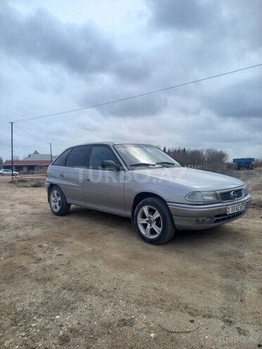 Opel Astra 1995, 450,650 km - 1.6 l - Salyan