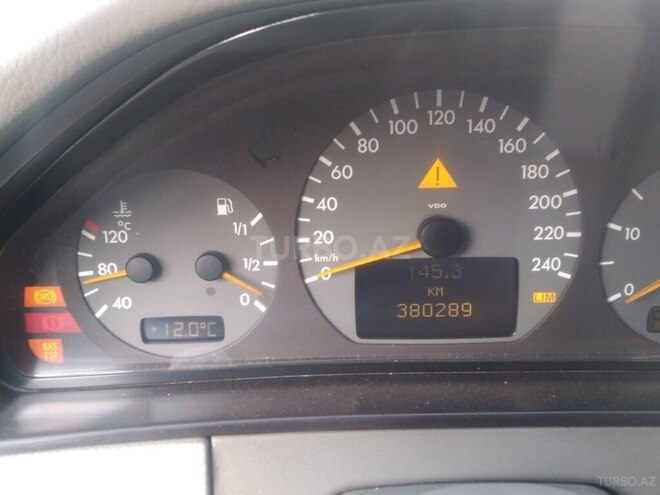 Mercedes E 220 1999, 380,000 km - 2.2 l - Bakı