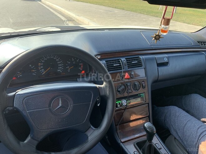 Mercedes E 290 1996, 436,000 km - 2.9 l - Bakı