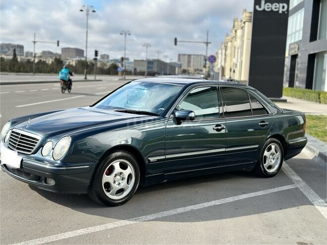 Mercedes E 220 2001, 411,000 km - 2.2 l - Bakı