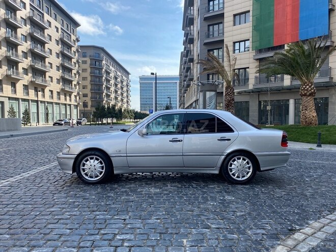 Mercedes C 240 2000, 220,000 km - 2.4 l - Bakı