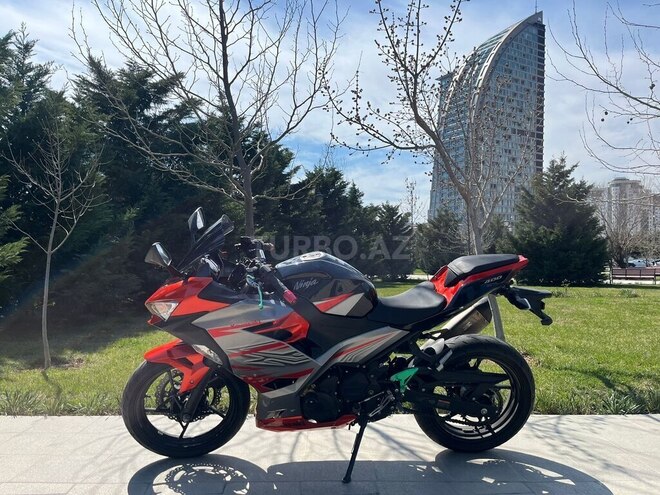 Kawasaki  2018, 5,184 km - 0.4 l - Bakı