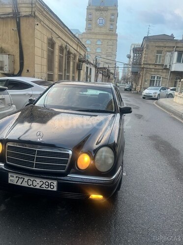 Mercedes E 240 1999, 358,469 km - 2.4 l - Bakı