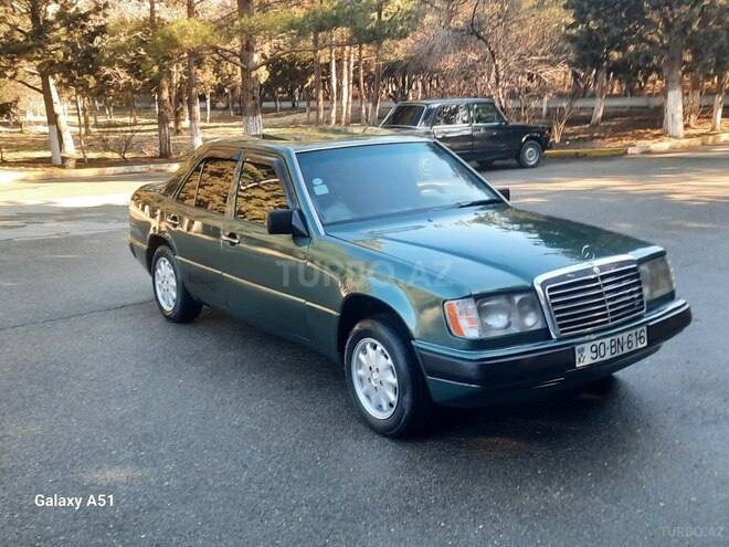 Mercedes E 200 1991, 246,000 km - 2.0 l - Sumqayıt
