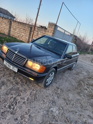 Mercedes 190 1990, 552,390 km - 2.0 l - Salyan