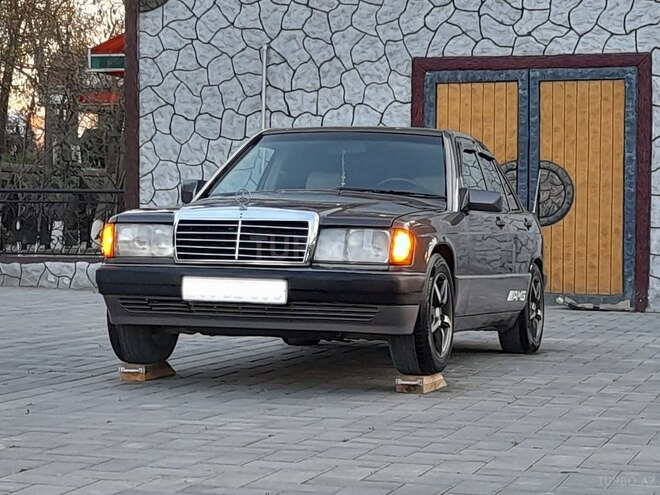 Mercedes 190 1992, 210,000 km - 2.0 l - Saatlı