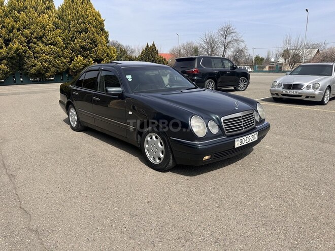 Mercedes E 230 1996, 456,655 km - 2.3 l - Qazax