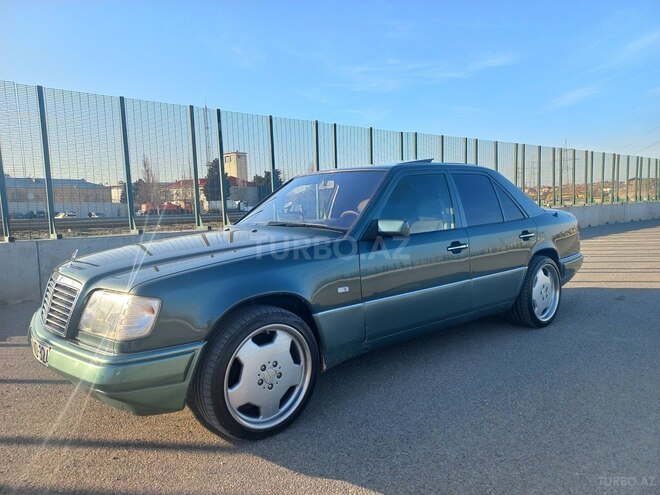 Mercedes E 220 1993, 341,000 km - 2.2 l - Bakı