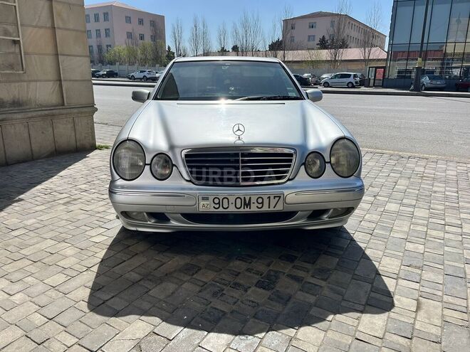 Mercedes E 240 1999, 290,000 km - 2.4 l - Bakı