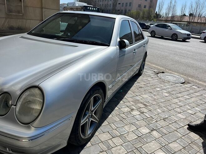 Mercedes E 240 1999, 290,000 km - 2.4 l - Bakı