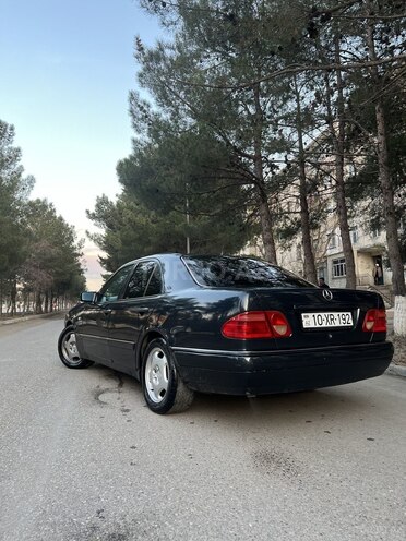 Mercedes E 230 1996, 425,000 km - 2.3 l - Sumqayıt