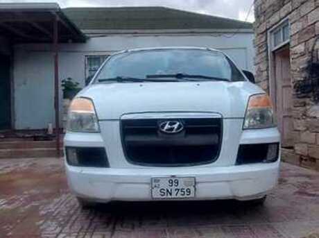 Hyundai H-1 2004