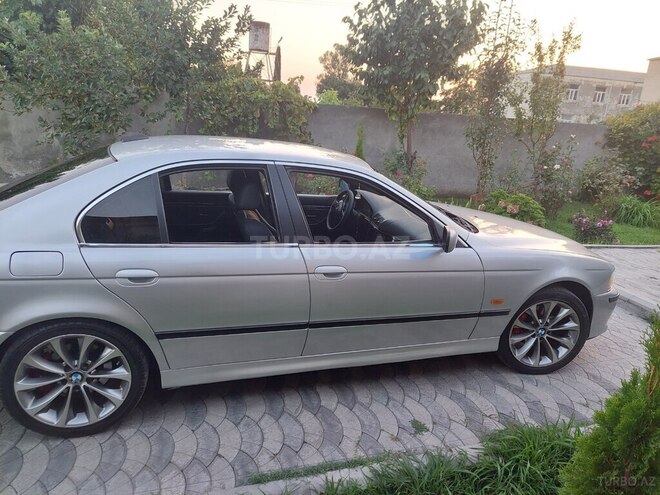 BMW 525 2003, 267,000 km - 2.5 l - Zaqatala