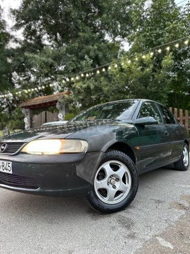 Opel Vectra 1998, 22,300 km - 1.6 l - Qəbələ