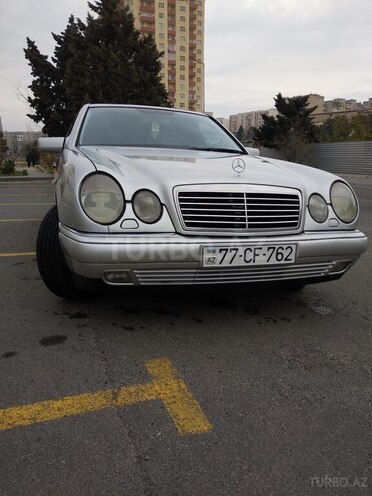 Mercedes E 220 1999, 495,000 km - 2.2 l - Bakı