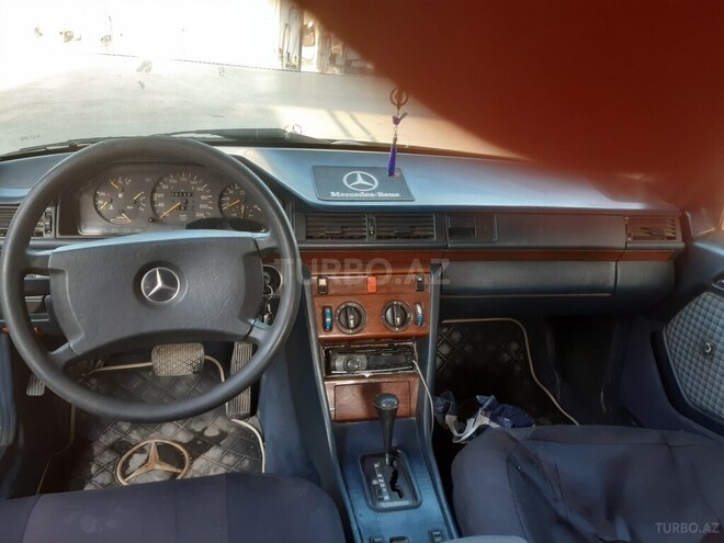 Mercedes E 230 1989, 999,990 km - 2.3 l - Gəncə