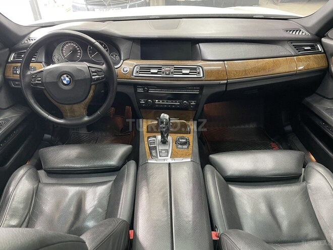 BMW 750 2009, 263,000 km - 4.4 l - Sumqayıt