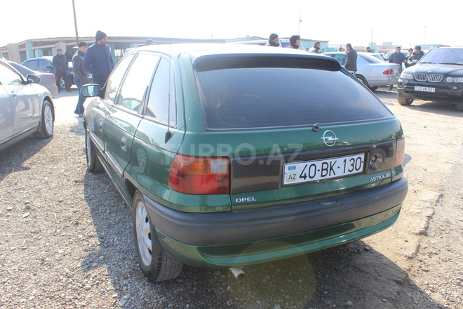 Opel Astra 1996, 250,000 km - 1.6 l - Bakı