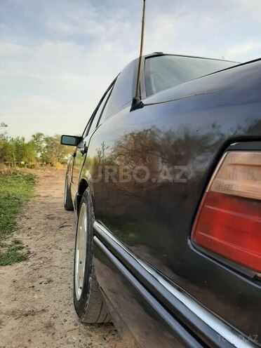 Mercedes E 280 1993, 222,222 km - 2.8 l - Sumqayıt