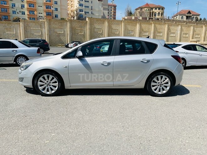 Opel Astra 2011, 120,000 km - 1.6 l - Bakı