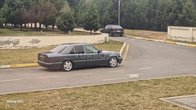 Mercedes E 220 1994, 283,549 km - 2.2 l - Gəncə