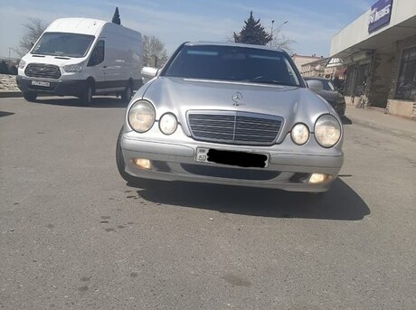 Mercedes E 220 2001